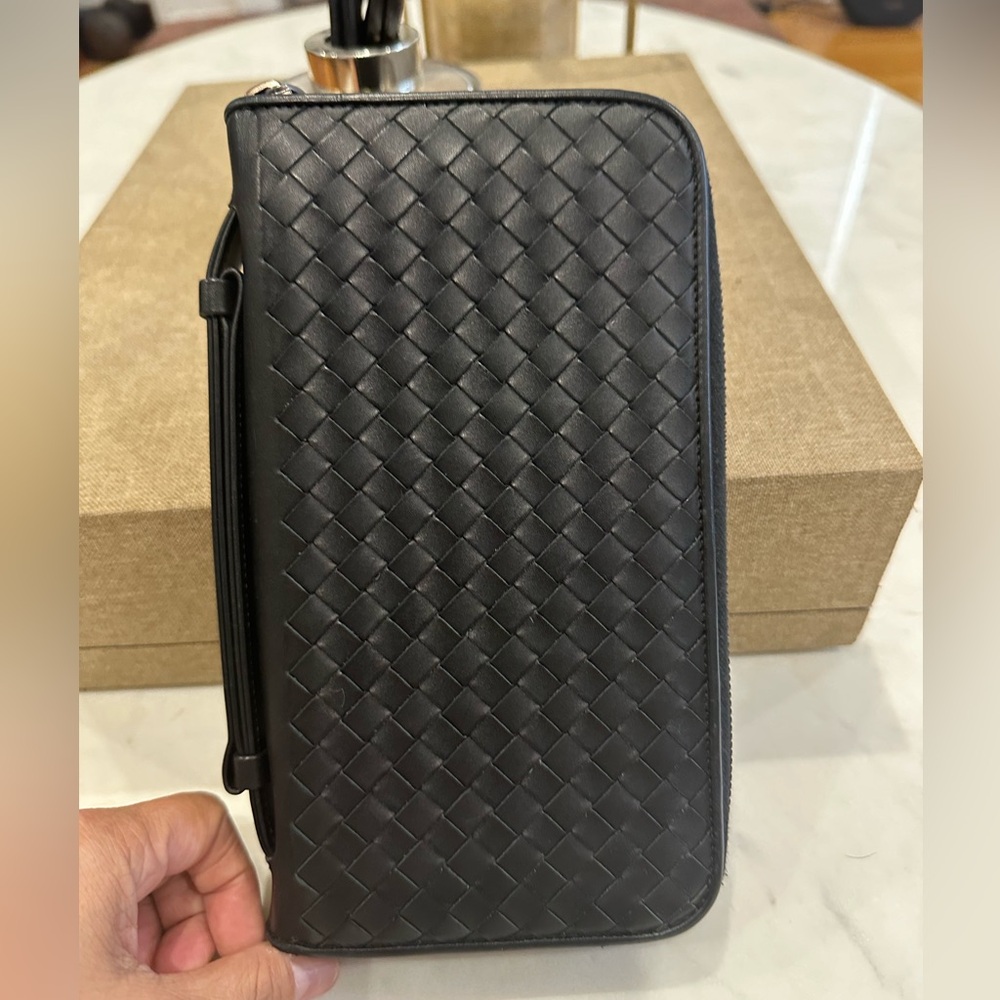 Bottega Veneta organizer in very good condition